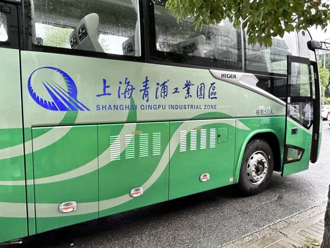 氢燃料电池车在青浦工业园区7条接驳班线投入运营(图1)